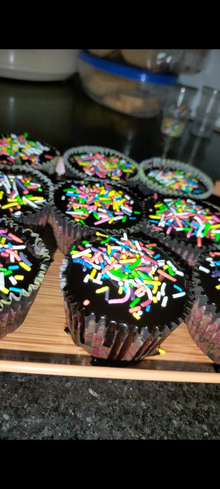 Vanilla Frosting Cupcakes